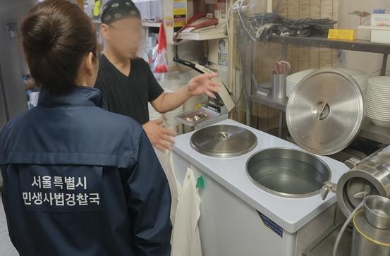 여름 인기메뉴 콩국수·냉면, 서울시가 판매점 위생·원산지 점검 나서 기사 이미지
