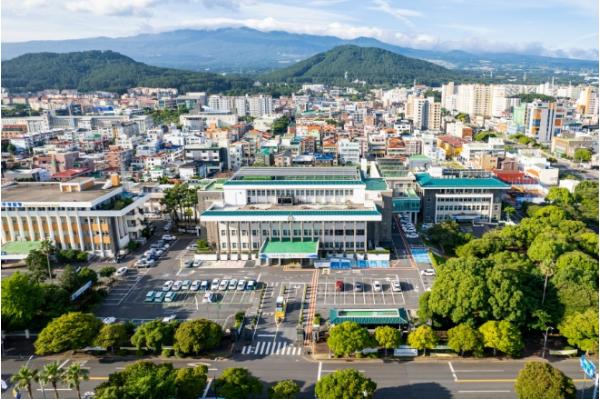 100만년 전 제주로 떠나는 시간여행…산방산·용머리해안 지질트레일 기사 이미지