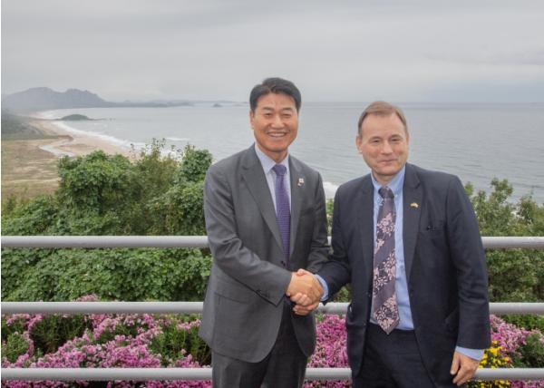 주한 독일대사 고성군 방문, 독일과 고성 협력관계 강화로 지역 발전 기대 기사 이미지