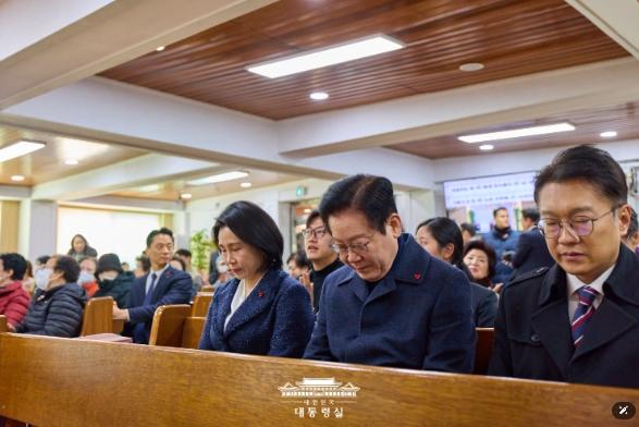이재명 대통령 부부 교회 예배 참석 기사 이미지