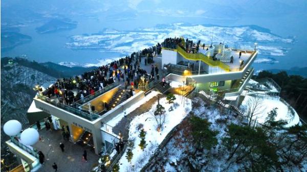 제천시, 비봉산 정상에서 2026년 해맞이 행사 개최 기사 이미지