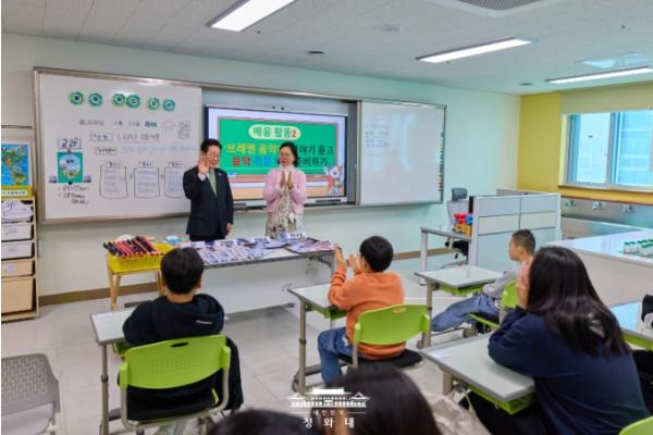 이재명 대통령, 청주 '이은학교' 현장 방문  기사 이미지