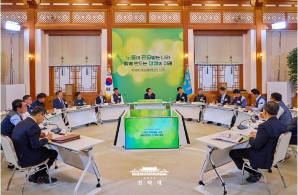 이재명 대통령 '기간제법이 2년 이상 절대 고용 금지법 돼…현실적 대안 만들어야' 기사 이미지