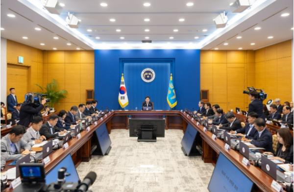 이재명 대통령, 제42차 수석보좌관회의 주재 기사 이미지