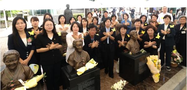 경기도의회 더불어민주당 여성의원협의회, 2026 일본군 ‘위안부’피해자 기림의날 기념식 참석 기사 이미지